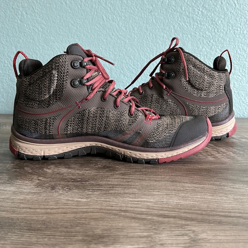 KEEN hiking boots